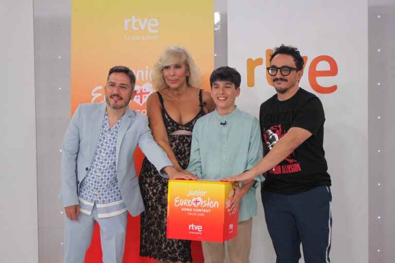 Gonzalo Pinillos junto a Sergio Calderón, Maria Eizaguirre y César Vallejo en la rueda de prensa de Eurovisión Junior 2025 en Torrespaña (Madrid) | Hugo Carabaña Menéndez