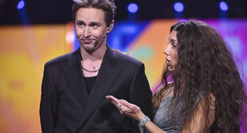 Gina Dirawi y Hampus Nessvold, presentadores del Melodifestivalen 2026 / Stina Stjernkvist - SVT